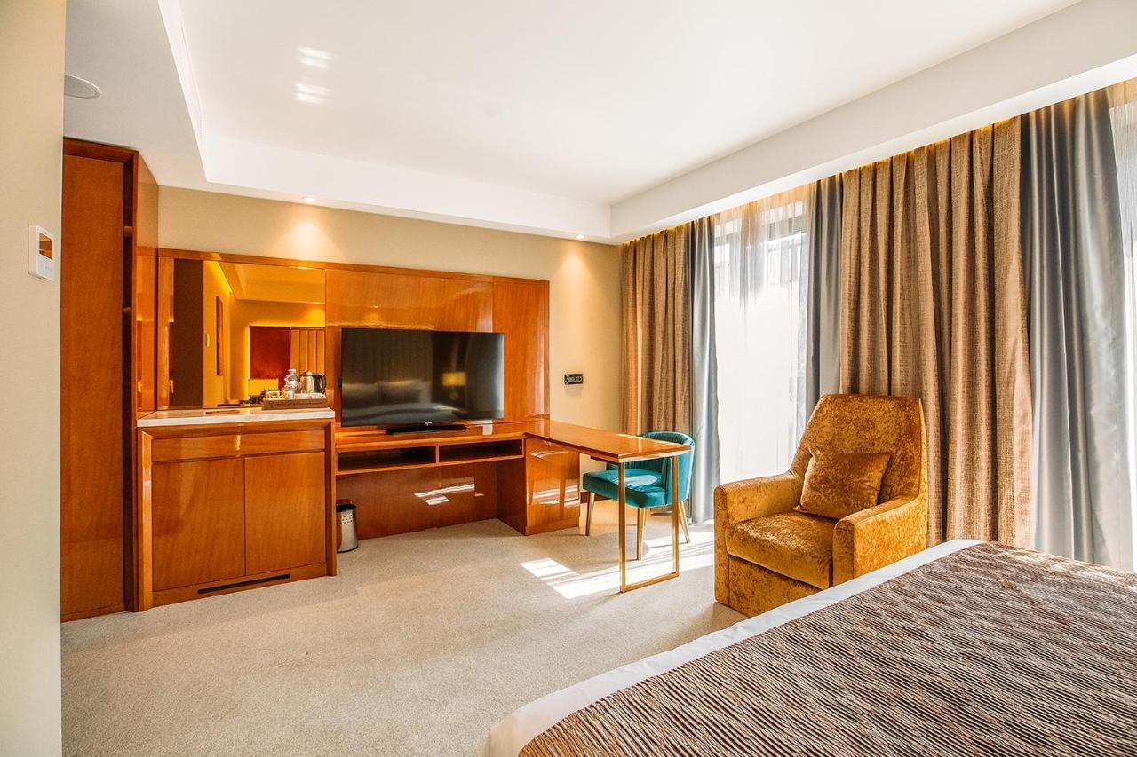 Marjan Plaza Hotel Tbilisi Exteriör bild