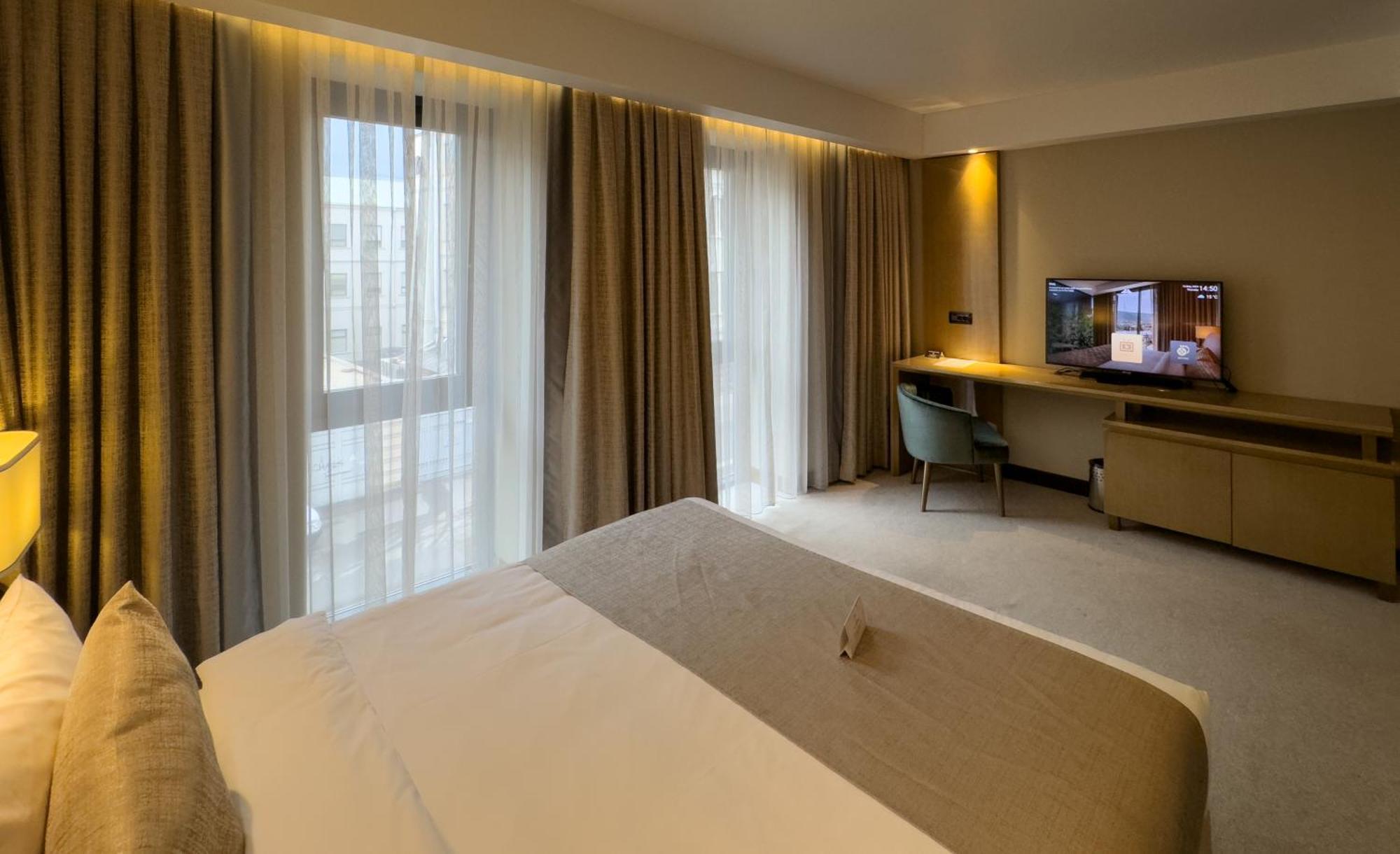 Marjan Plaza Hotel Tbilisi Exteriör bild