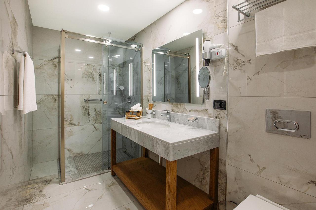 Marjan Plaza Hotel Tbilisi Exteriör bild